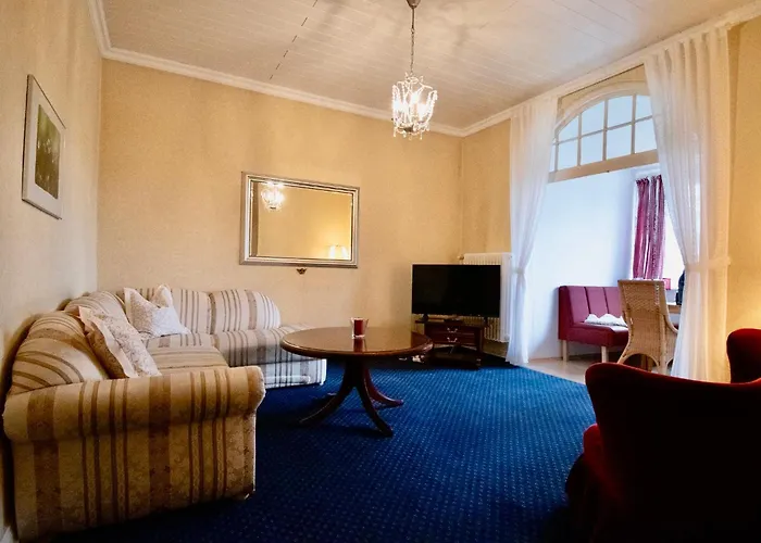 Wilhelma Strandallee 146 Wilhelma 6 *