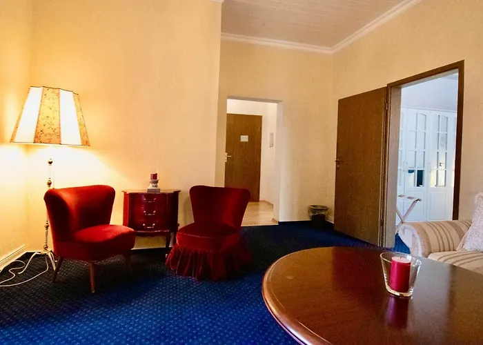 Wilhelma Strandallee 146 Wilhelma 6 *